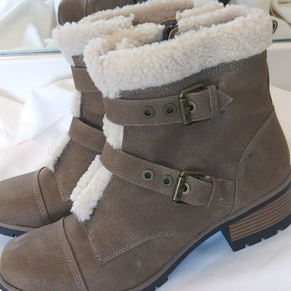 Boots - Picture 2 of 2